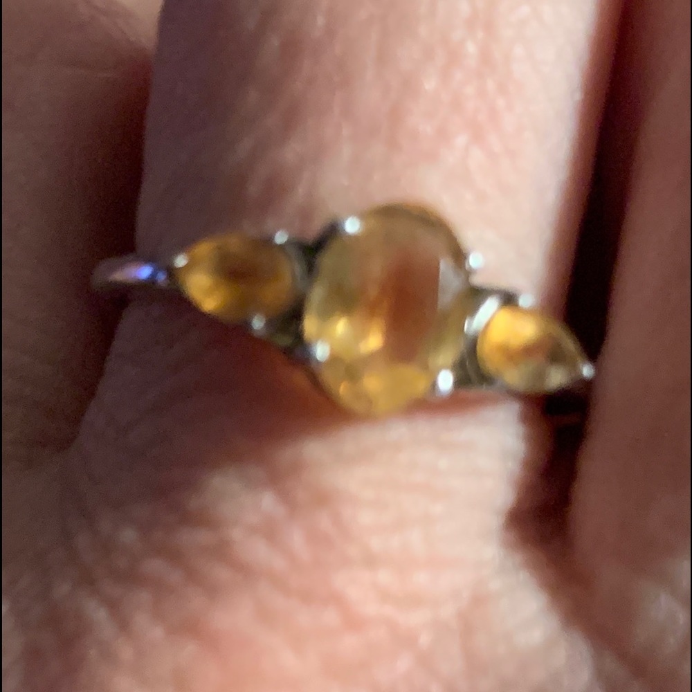 Beautiful ring size 7